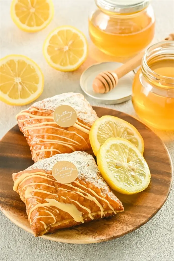 【Butteryそよら鈴鹿白子限定】甘酸っぱい「はちみつレモンミルフィーユ」＆大福を包んだパイを7月より新発売！ 画像 2