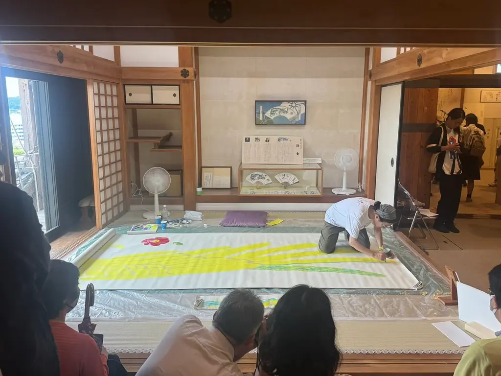 「福知山マラソン」ファンランの参加賞が、福知山市在住の漫画家・こうの史代さん描き下ろしイラスト入りナップサックに決定！7/12にライブペインティングも！ 画像 10