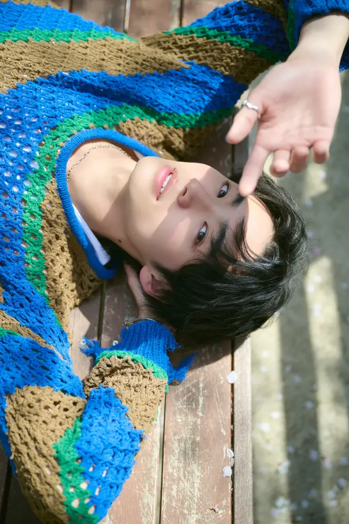 井内悠陽、待望の1st写真集発売決定!多彩な表情を切り取った一冊! 画像 2