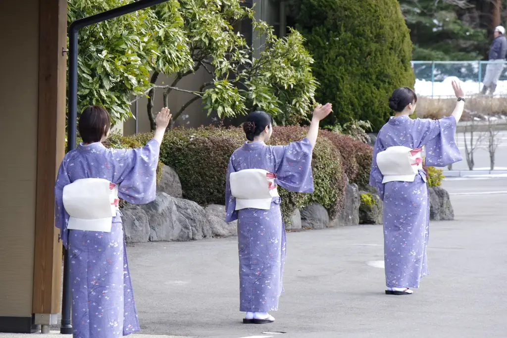 【山梨県富士河口湖エリア】英語を使って富士北麓でリゾートバイトができる「河口湖留学」の公式Webサイトを開設 画像 3