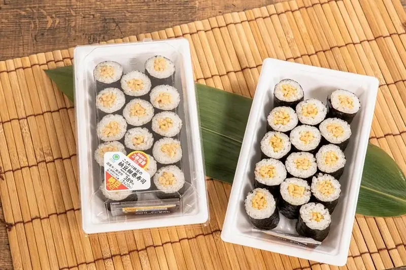 今年もやってきた！7月10日は「納豆の日」定番の手巻寿司などバラエティ豊富な10種類を展開毎年好評「納豆細巻寿司」が期間限定の増量でおトク！ 画像 2