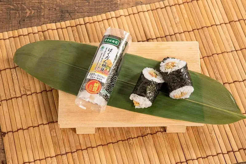 今年もやってきた!7月10日は「納豆の日」定番の手巻寿司などバラエティ豊富な10種類を展開毎年好評「納豆細巻寿司」が期間限定の増量でおトク! 画像 3