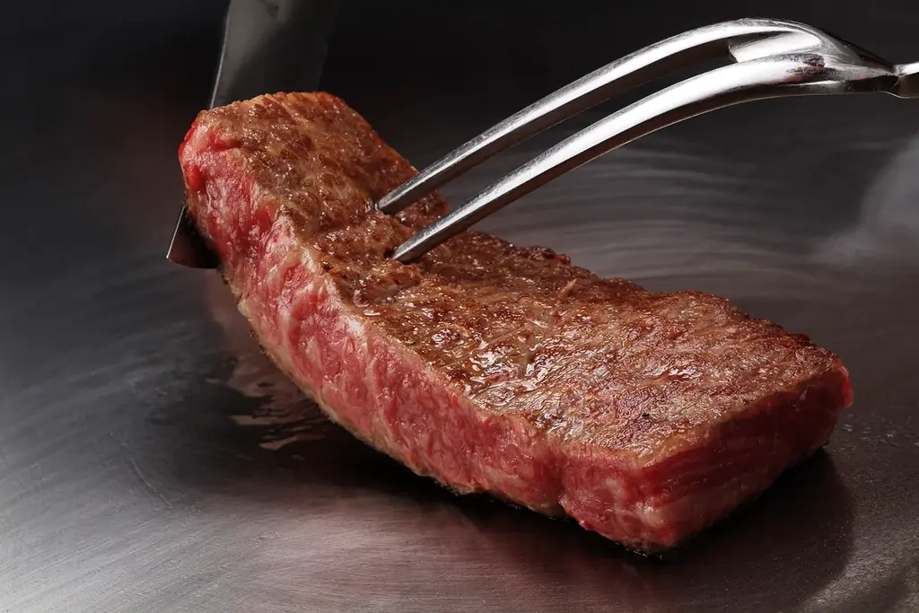 大阪・関西万博の会場内に出店する「ラウンジ＆ダイニング」完全個室でフレンチを提供する「レセプションルーム」 で神戸牛・国産牛肉のメイン料理付きビュッフェの提供を開始 画像 11