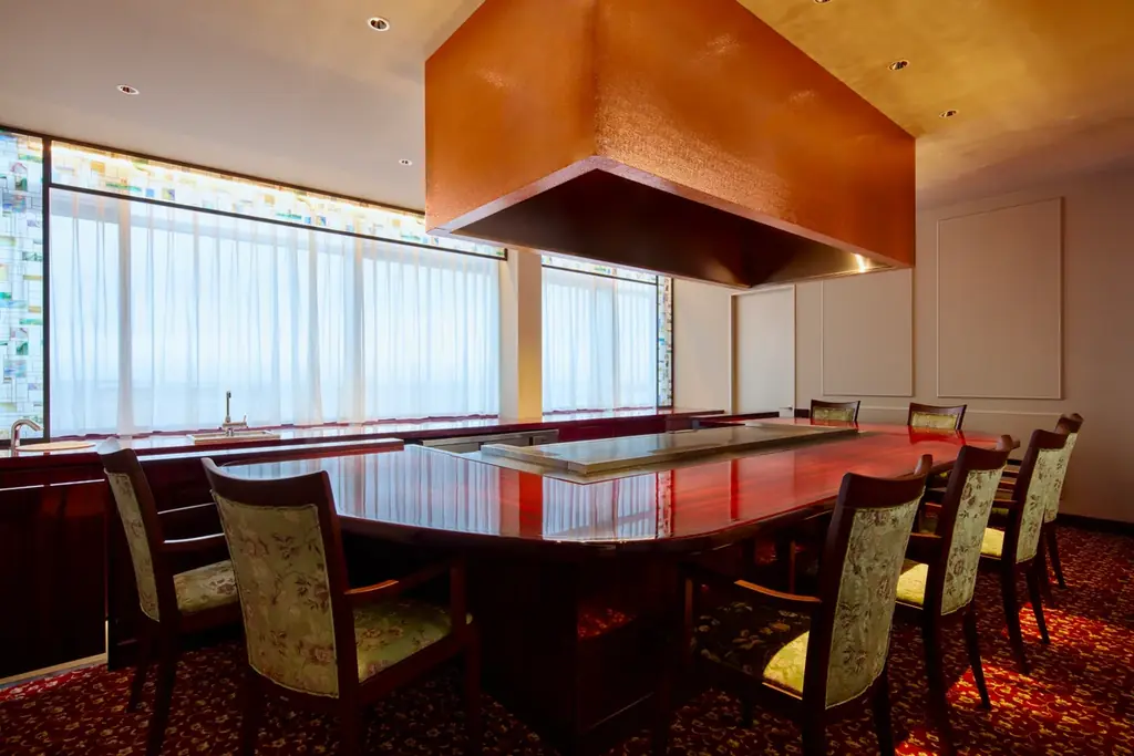 大阪・関西万博の会場内に出店する「ラウンジ＆ダイニング」完全個室でフレンチを提供する「レセプションルーム」 で神戸牛・国産牛肉のメイン料理付きビュッフェの提供を開始 画像 12