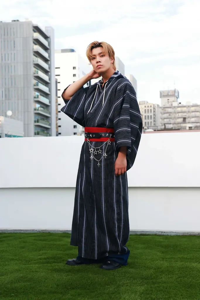 LDH所属のメンズグループ『LIL LEAGUE』がSPINNSのビジュアルに初登場！浴衣を遊び心満載に着こなしたコンセプトビジュアルや、夏のストリートスタイルを提案。 画像 3