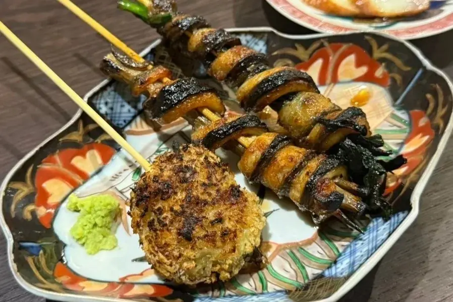 大阪発のうなぎ料理専門店が関東初進出! “蒸さない”関西風で好評 東京・中目黒に「地焼鰻 寝床」 画像 5