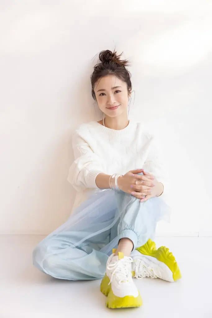 〈暑い夏には、丸亀製麺の鬼おろし！ 〉 これを食べなゃきゃ夏じゃない！夏の一番人気※1『鬼おろし肉ぶっかけうどん』 を至福の表情ですする上戸 彩さんに注目！ 画像 8