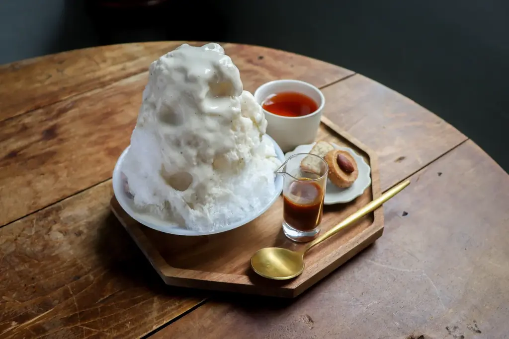 町田こがさかベイク「パティシエのかき氷」今年も始まります！柔らかな甘味のマスカルポーネクリームと香り豊かなコーヒーで作る「ティラミス×武相ブレンド」や和紅茶とフルーツで作るこだわりのかき氷。 画像 3