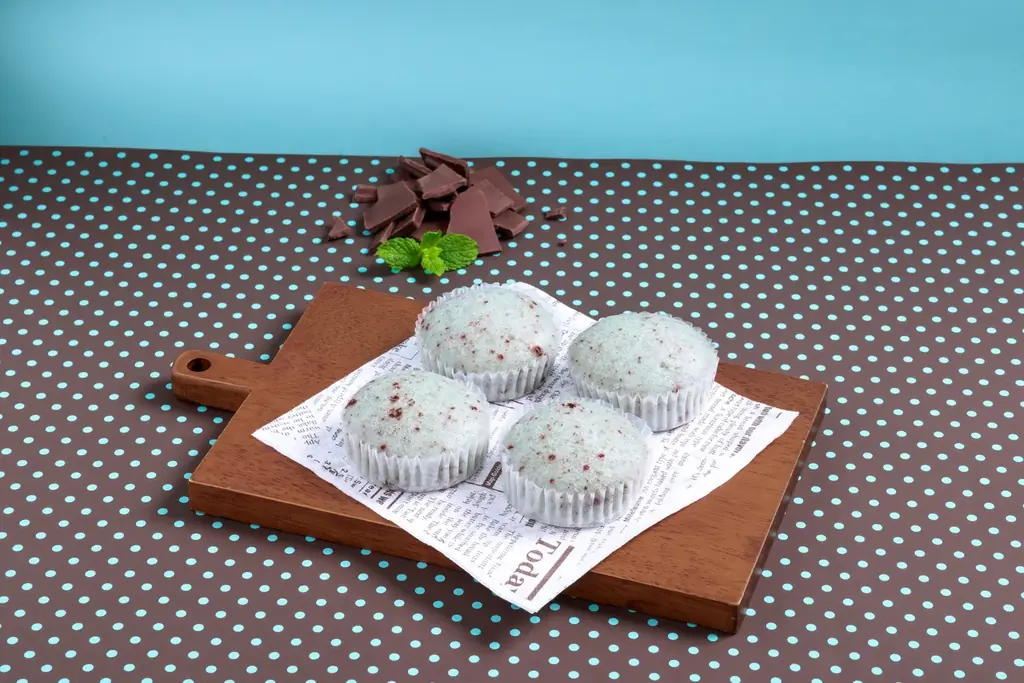 夏らしい爽やかな、セブンプレミアムのチョコミントフレーバー商品が新登場！しっとりふわふわ生地の「チョコミントオムレット」としっとりなめらかな「チョコミント蒸しパン」2商品登場 画像 2