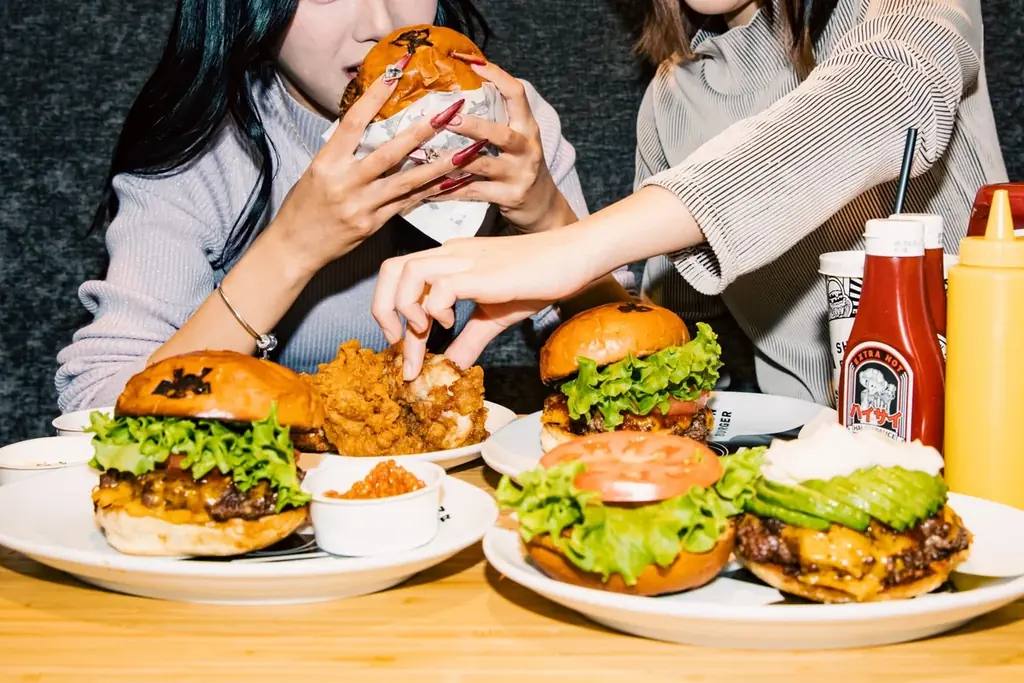 お米のプロフェッショナル京の米老舗 八代目儀兵衛の特製ライスパティを使用した『和牛ライスバーガー』がSHOGUN BURGERから1,000個限定で販売！ 画像 7