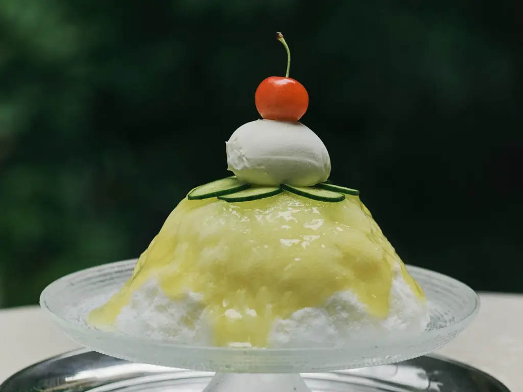 2025年7月5日開始！麻布台ヒルズで味わう完熟メロンソーダ氷