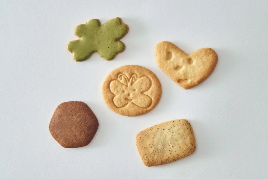 【オプナー×フェアリーケーキフェア】話題の異色コラボが再び！人気タトゥーシール作家×焼き菓子店が贈る“思い出”をかたちにした『タトゥーシール付きコラージュ缶』が登場。日々をがんばる自分へのごほうびに！ 画像 6