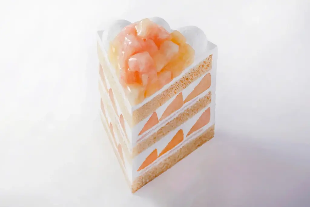 7月9日発売！ホテルニューオータニの国産桃贅沢ショートケーキ