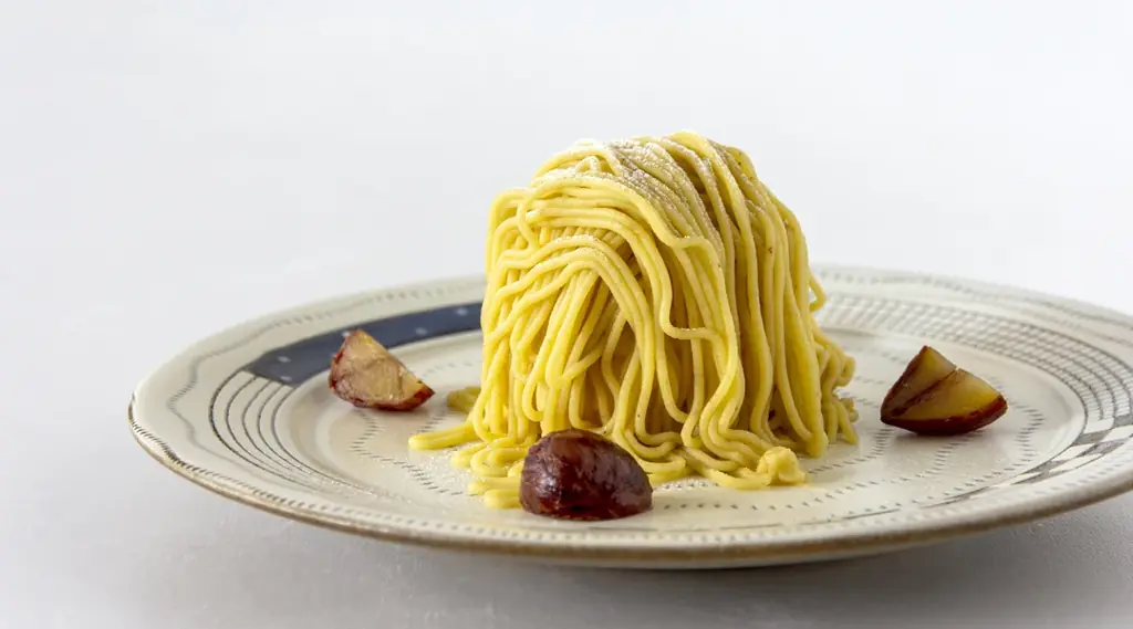 【ホテル オリエンタル エクスプレス 福岡中洲川端】オリエンタルホテル福岡の人気スイーツが中洲川端に！アシェットデセールと厳選ワインのペアリングを楽しむ「出張CROSS POINT夜カフェ第3弾」 画像 1