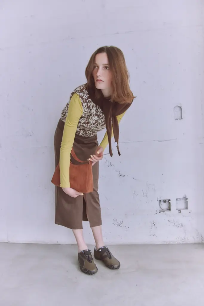 【emmi×PUMA】プーマの名作「Mostro Perf」がブラウン×ブルーの洗練されたemmi別注カラーで登場！＜7月10日(木)オンライン先行予約開始＞ 画像 4