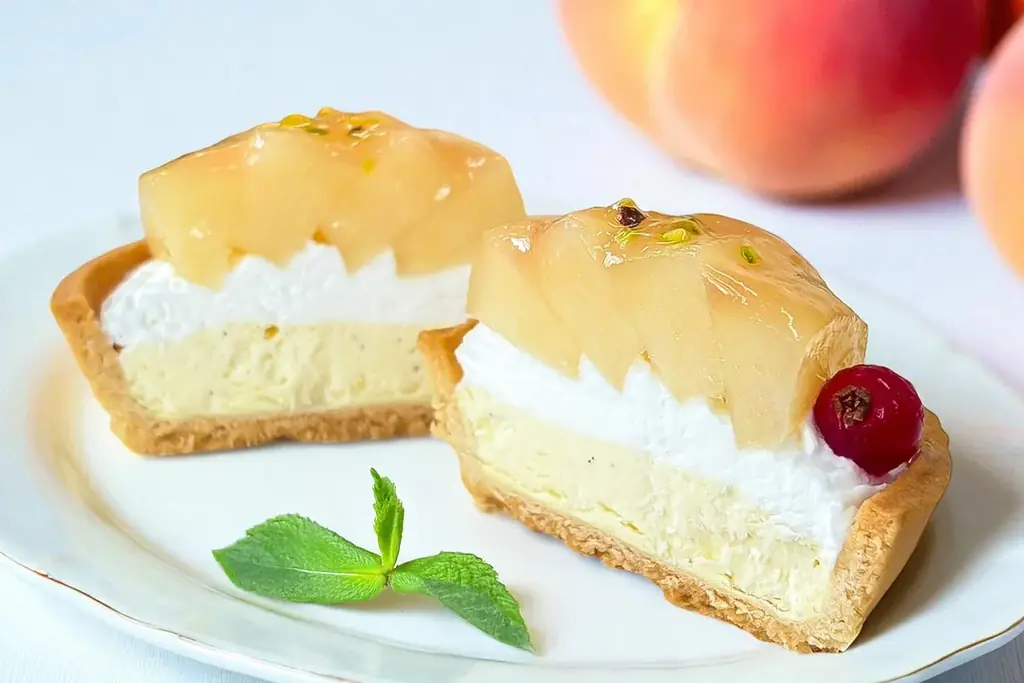 【ケーキ屋社長の本気の新作】サクサクなのに“ふわとろ”！夏季限定「桃のアイスタルト」7/12新発売！ 画像 3