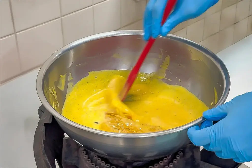 【ケーキ屋社長の本気の新作】サクサクなのに“ふわとろ”！夏季限定「桃のアイスタルト」7/12新発売！ 画像 8