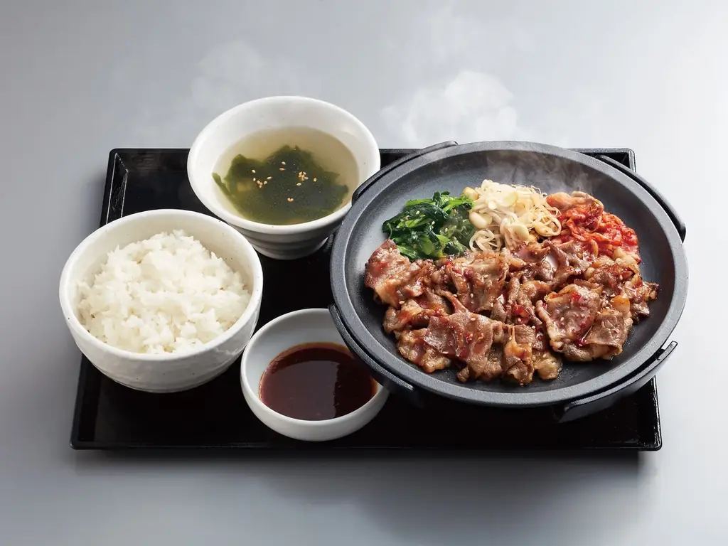【焼きたてのかるび】新メニュー「ビビンバ丼」と「鉄板焼肉定食」が登場！ 画像 3