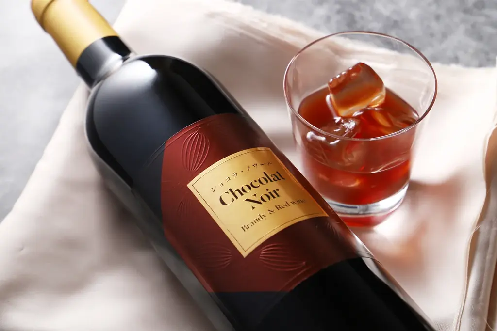2種の洋酒で深みを極めたプレミアムなチョコリキュール「ショコラ・ノワール -Brandy & Red wine-」が新登場 画像 2