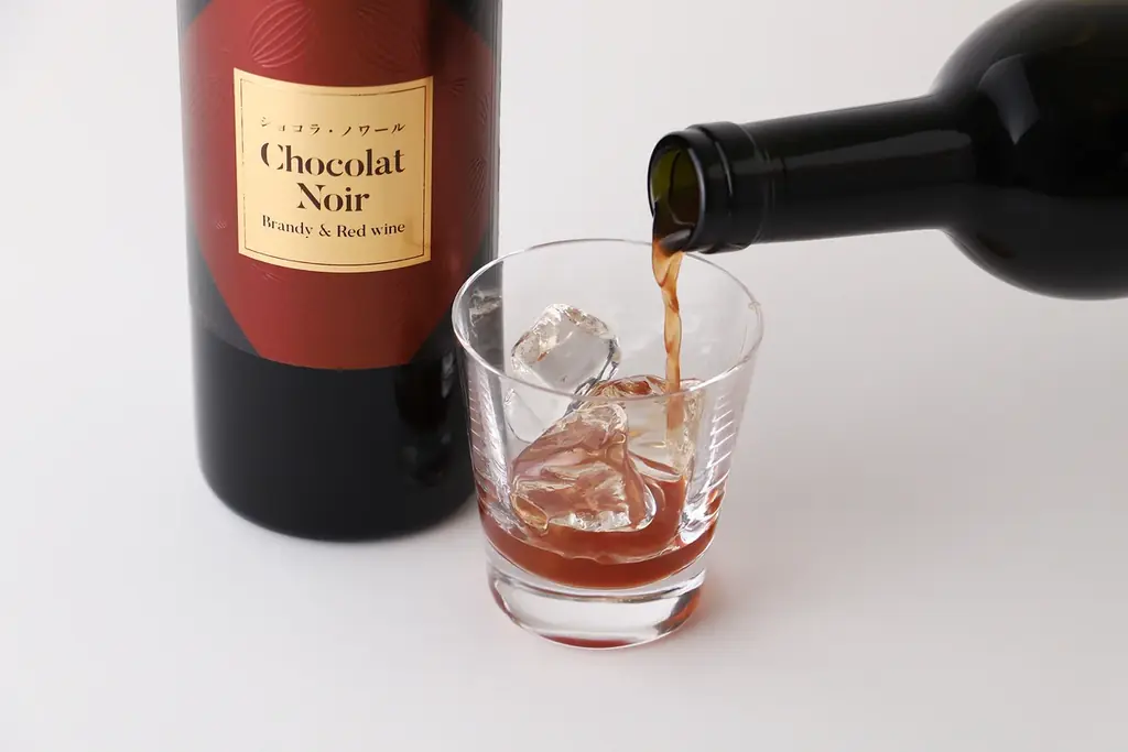 2種の洋酒で深みを極めたプレミアムなチョコリキュール「ショコラ・ノワール -Brandy & Red wine-」が新登場 画像 3