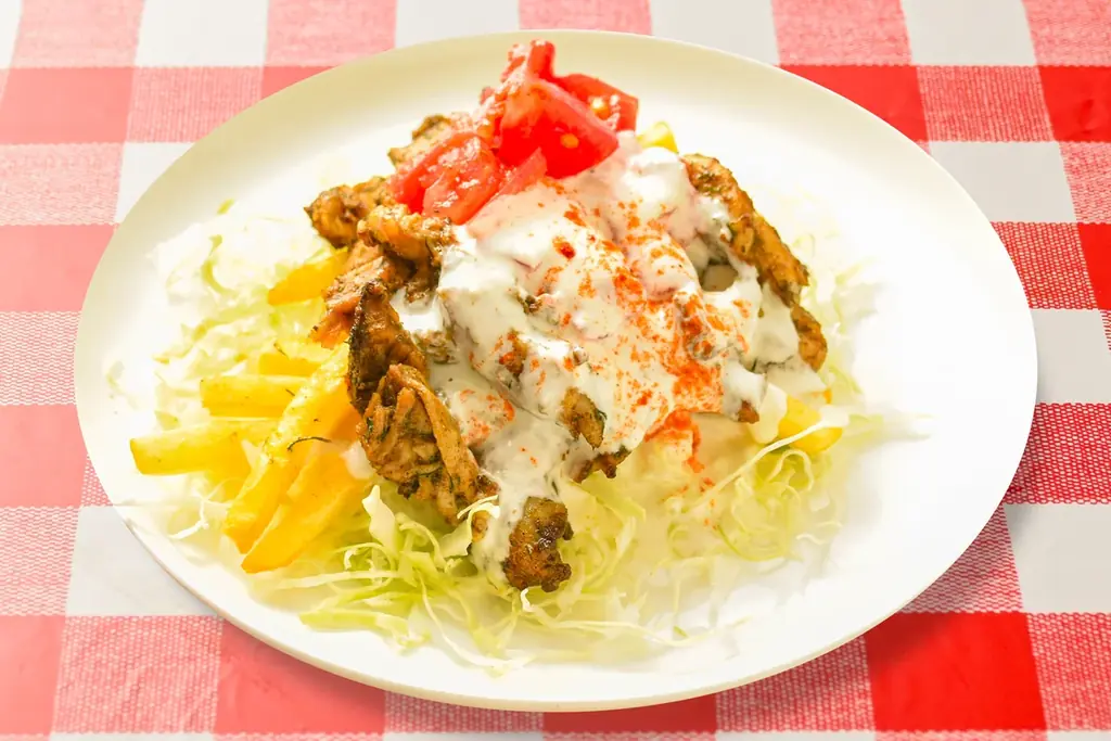 この夏、パンチョがケバブ屋さんに?! スパイシーな異国情緒あふれる期間限定トッピング「ケバブチキン」を7/16（水）に発売 画像 3