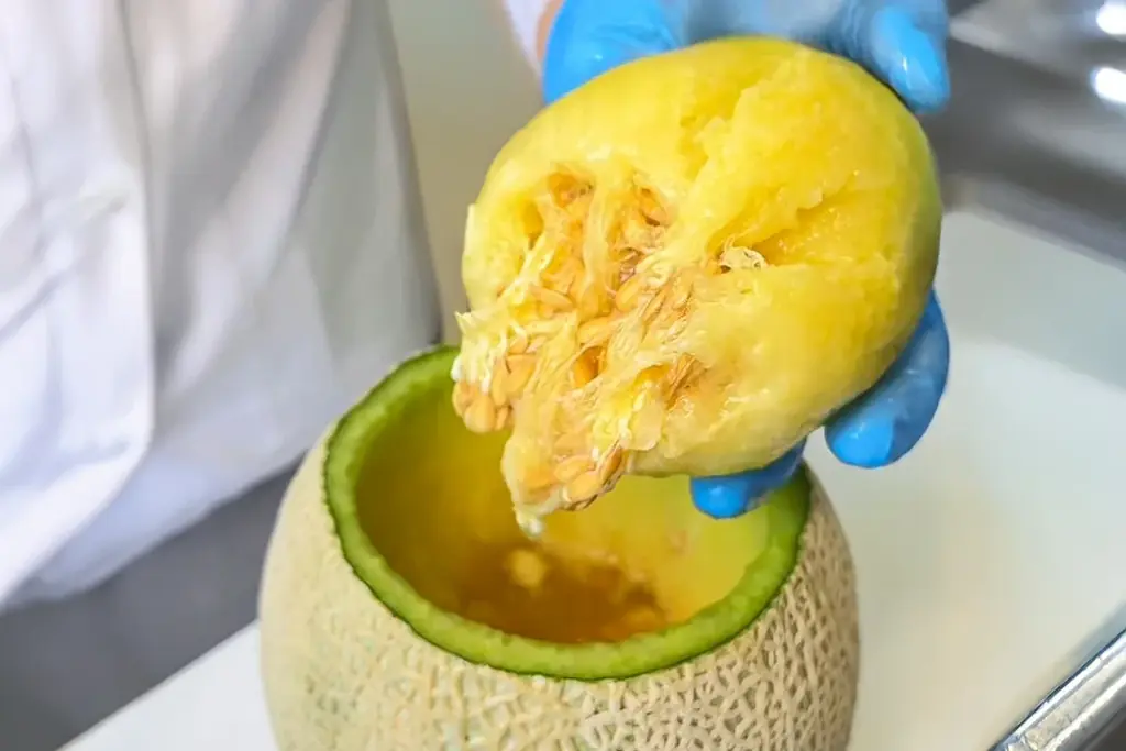 【伝説の萌え断】昨年SNSで大バズリした「大玉まるごとメロンショート」発売決定！ 画像 4