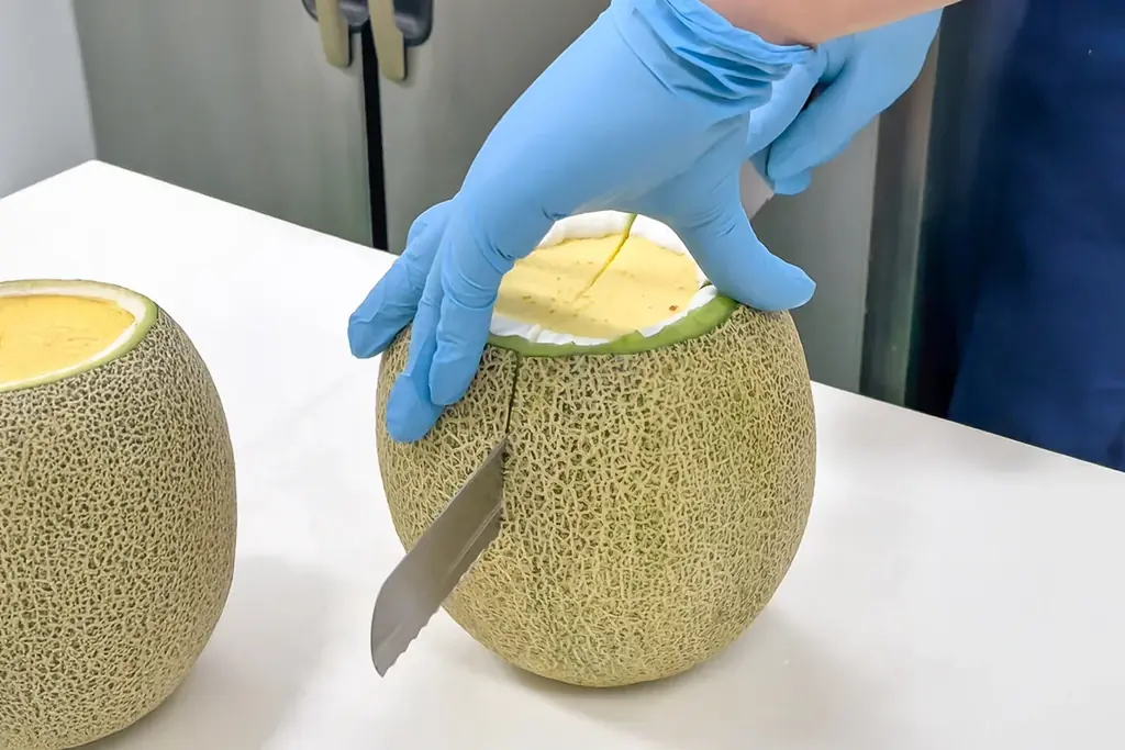 【伝説の萌え断】昨年SNSで大バズリした「大玉まるごとメロンショート」発売決定！ 画像 9