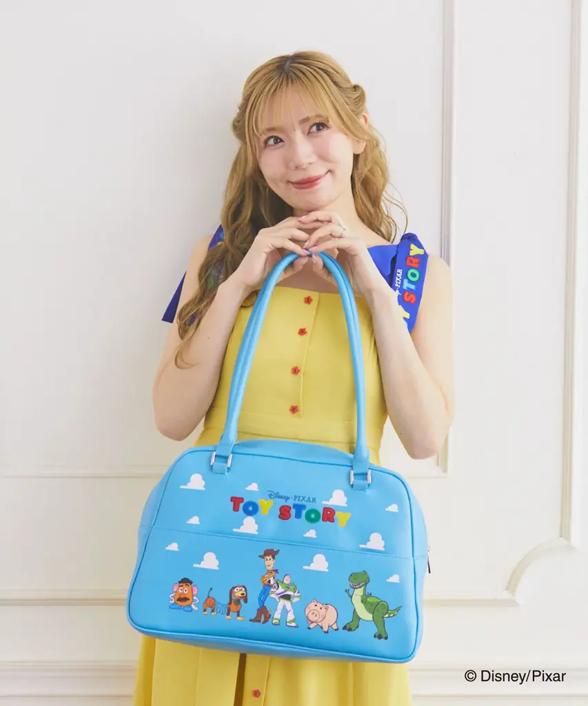 Areeamから『トイ・ストーリー』の新作コレクションが登場！「アンディ」の部屋の壁紙をイメージした爽やかな雲柄アイテムを7月18日（金）に発売 画像 6