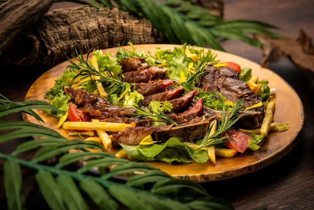 【西武・プリンスホテルズワールドワイド】映画『ジュラシック・ワールド／復活の大地』とコラボレーション企画を実施 コラボレーションフード・スイーツの提供や恐竜の氷彫刻イベントを開催 画像 13