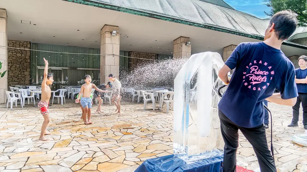 【西武・プリンスホテルズワールドワイド】映画『ジュラシック・ワールド／復活の大地』とコラボレーション企画を実施 コラボレーションフード・スイーツの提供や恐竜の氷彫刻イベントを開催 画像 2