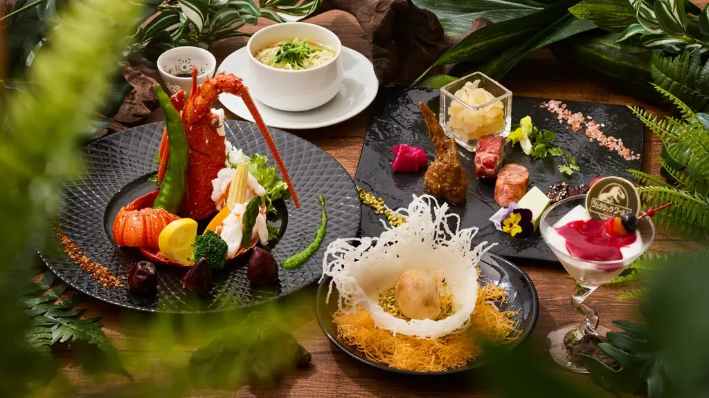 【西武・プリンスホテルズワールドワイド】映画『ジュラシック・ワールド／復活の大地』とコラボレーション企画を実施 コラボレーションフード・スイーツの提供や恐竜の氷彫刻イベントを開催 画像 7