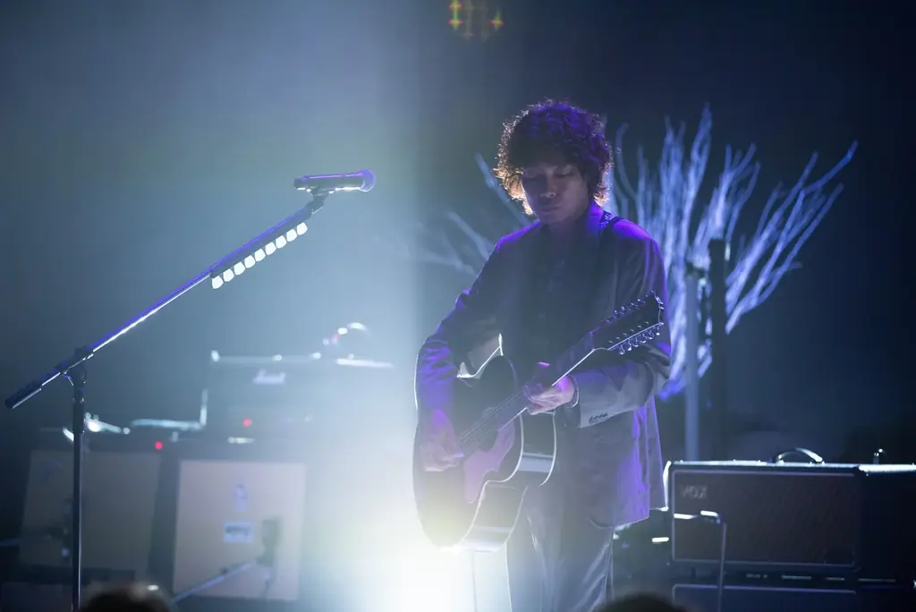 <斉藤和義>自身初の試みとなる“ダブルセットリスト”ツアーからツアー終盤の神奈川・相模女子大学グリーンホール2DAYS公演をWOWOWで10月に連続放送・配信! 画像 2