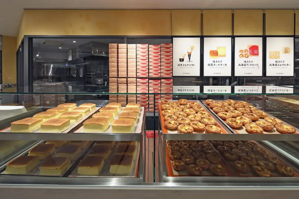 【札幌農学校 新千歳空港ファクトリー店】おかげさまで1周年！感謝を込めて、お買い上げプレゼント（オリジナルスタッキングマグ）や新チーズクッキー先行試食を実施 画像 2