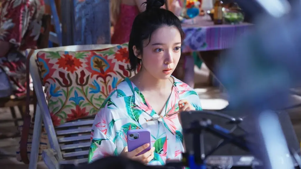 海外eSIMアプリNo.1「トリファ」ブランドアンバサダー上白石萌音さん出演のトリファ初TVCM「未知との遭遇」篇を公開!2025年7月14日(月)から順次放送開始 画像 5