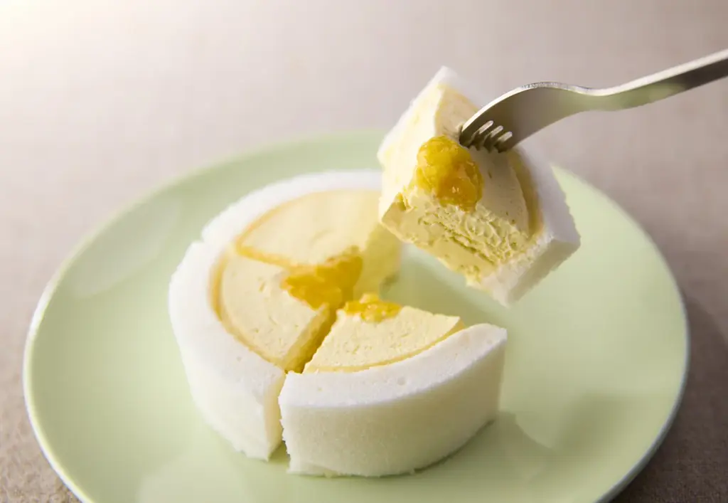 ~夏にぴったりのさわやかな味わい~アイスクリームのようにも楽しめるロールケーキ米粉ろおる「オレンジミックス」7月15日(火)から販売開始‼ 画像 2
