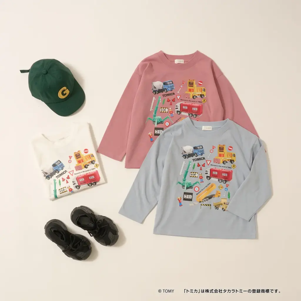ナルミヤ・インターナショナルのEC限定ブランド「b・ROOM/ビールーム」より、人気の「トミカ」スペシャルアイテムの新作が7月15日発売！賑やかな車のプリントに加え、快適な着心地にこだわりました。 画像 7