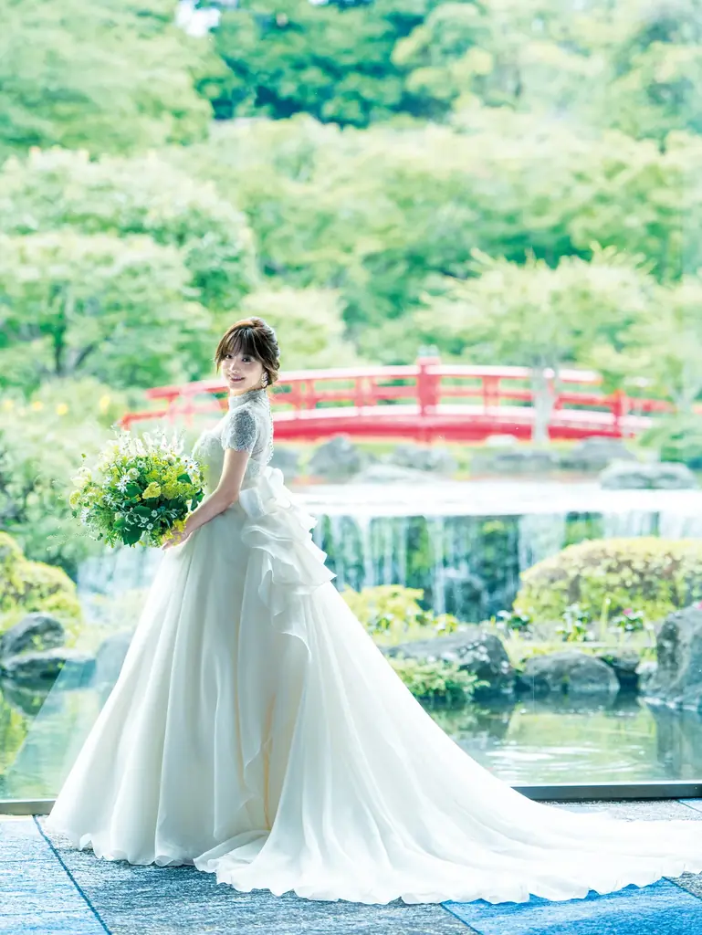 人気タレント・谷 まりあ さんが、“9つ星ホテル”「ホテルニューオータニ」でウエディングドレス姿を披露!「Hotel Wedding 首都圏版 No.58」7/15(火)発売 画像 3