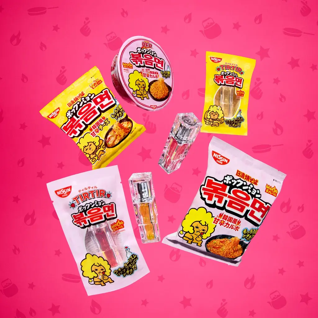 2025年8月7日発売！TIRTIRと日清食品がピリ辛リップで初コラボ