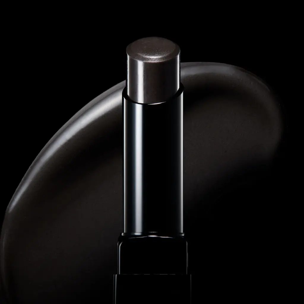 「リップモンスターカラートナー」からダークな闇色が2025年7月19日（土）より限定発売。口紅の上から重ねるだけで色変化＆モンスター化して落ちにくい！ 画像 1