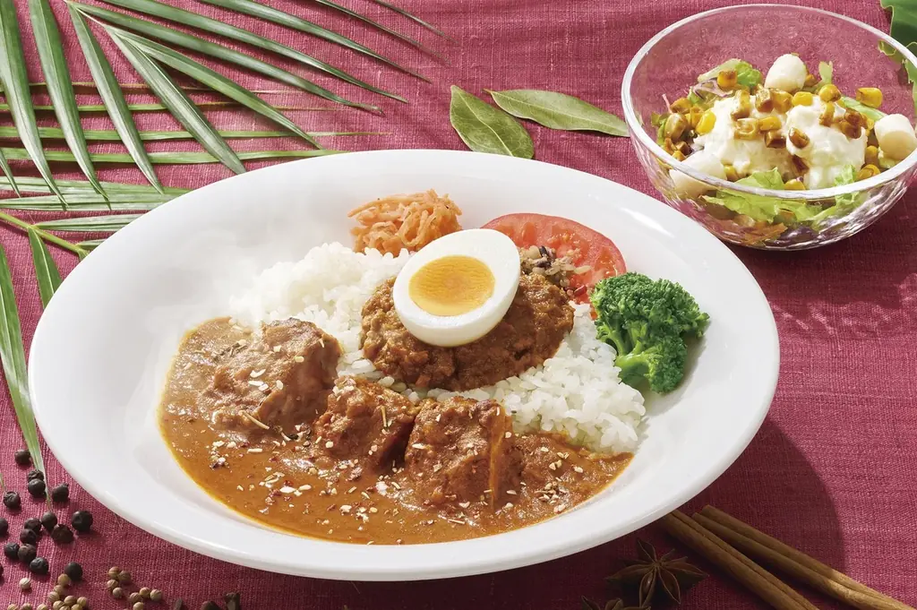 【ジョナサン】夏の食欲を刺激する!“個性派カレー4種”が集結 ~昨夏大好評「本格レッドカレー」が待望の復活!~ 画像 3