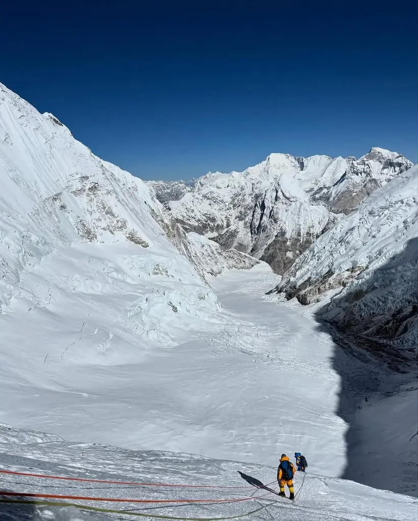 TCB中園医師が”久留米市民初のエベレスト登頂成功”を橋本副市長へご報告。久留米市の子ども達にチャレンジの精神を伝えてまいります。 画像 11