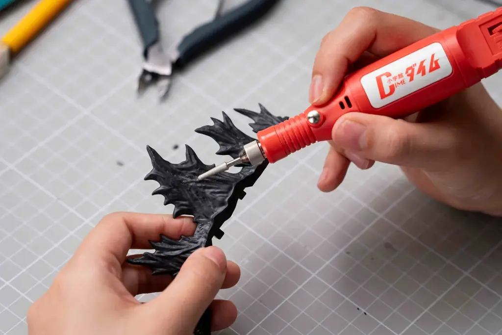DIME最新号は45周年を迎えたガンプラを大特集！　“赤い” USBリューターが特別付録に！！ 画像 8