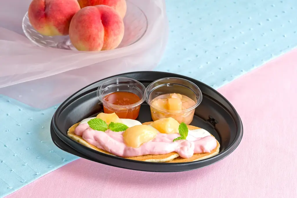 【Eggs ’n Things】旬の桃などを使った爽やかな夏メニューが登場! 「白桃のパンケーキ」 「塩レモンのグリルドチキンサラダ」 7月25日(金)~8月20日(水) 画像 3