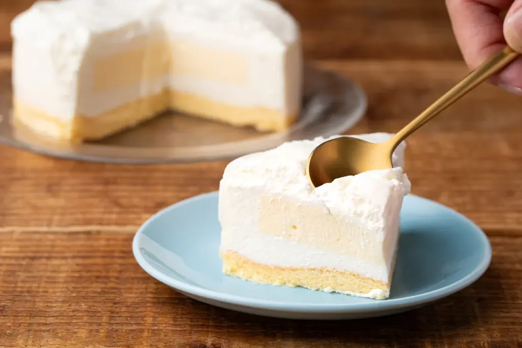 生クリームの魅力を引き出した夏限定スイーツ！”ふわふわ濃厚生クリーム×塩ミルクムース” 画像 2