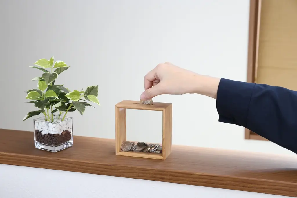 【 ココロを贈る 名入れギフトOkulu 】“貯める”を“飾る”に変える。無垢材のぬくもりと透明アクリルの美しさ 画像 11