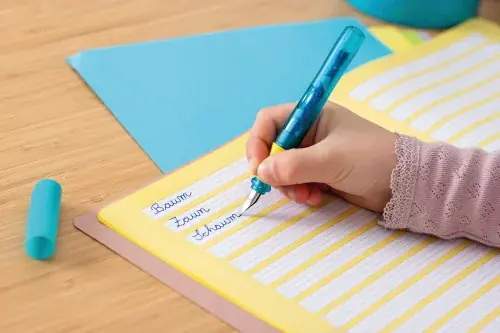 ドイツの高級筆記具ブランド「ペリカン」から、人間工学に基づきデザインされた、初めての万年筆にもピッタリな≪ペリカーノ・ジュニア≫がデザインリニューアル！待望の新色（アンセラサイト）も発売。 画像 12