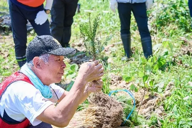 人や街と共生・共創し「未来へつなごう」セブン‐イレブン記念財団による第10回「霧多布セブンの森」活動を6月28日(土)に実施しました 画像 4