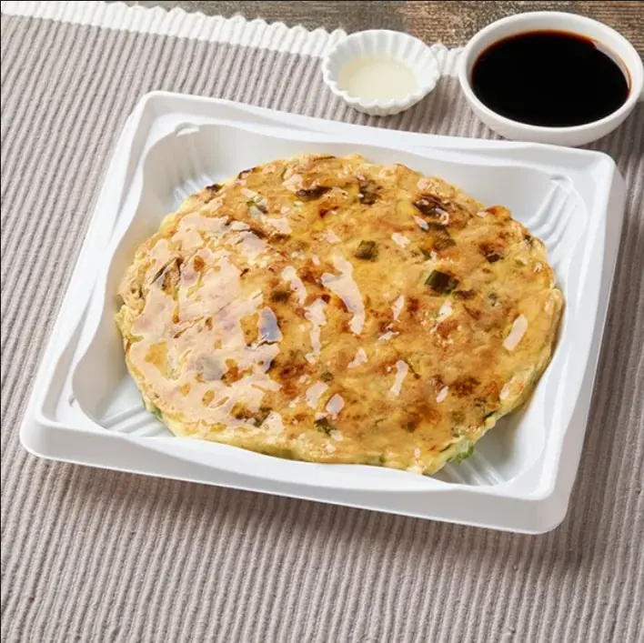 【関西地方限定】一般社団法人大阪外食産業協会コラボ第2弾！ねぎ焼発祥の店「ねぎ焼やまもと」監修 ねぎ焼（牛すじこんにゃく）など関西の有名店コラボ商品5種類を7月22日（火）より順次発売！ 画像 2