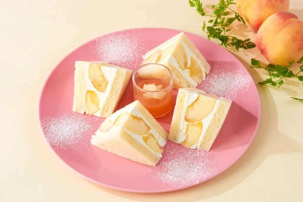 桃のフルーツサンド販売