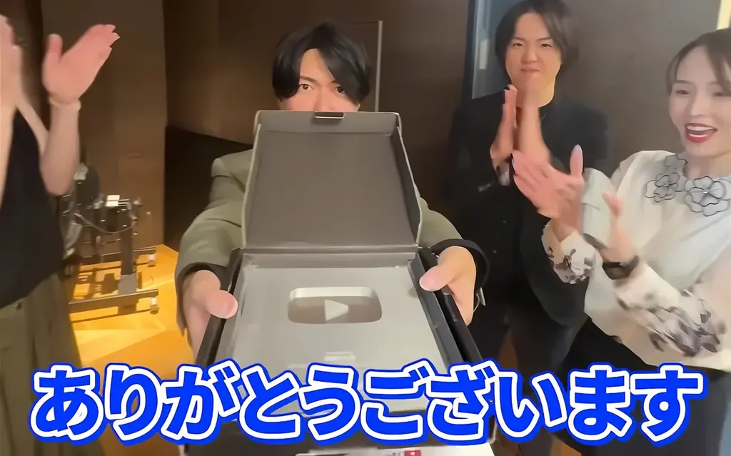 『通販の虎』YouTube登録者数10万人突破！さらに、番組史上初の企業コラボ企画が実現。記念すべき第1弾は本場・大阪の味『元祖どないや』との奇跡のタッグに虎も驚愕！ 画像 1